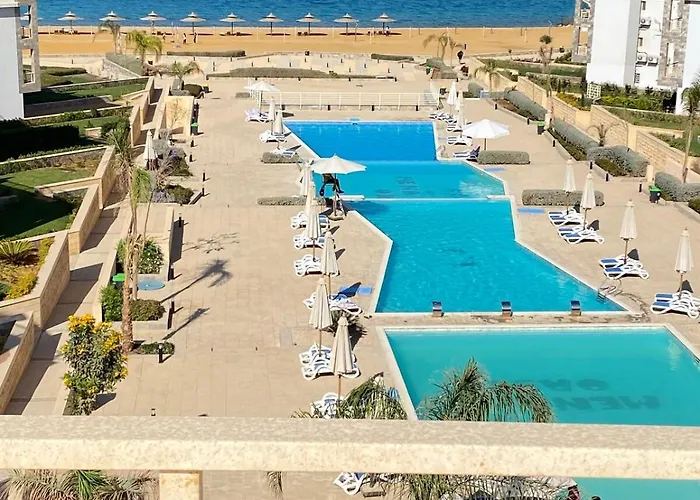 Cozy Sea View Near And Pools Apartment Ain Sukhna